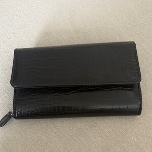 Black Crocodile Embossed Wallet
